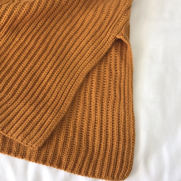 Ribbed Turtleneck Loose Sweater - Picture 5 of 6